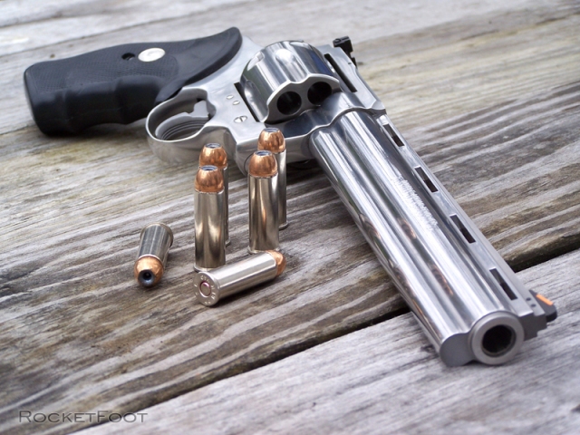 colt 44 magnum revolver. .44 Special kaliberű Colt